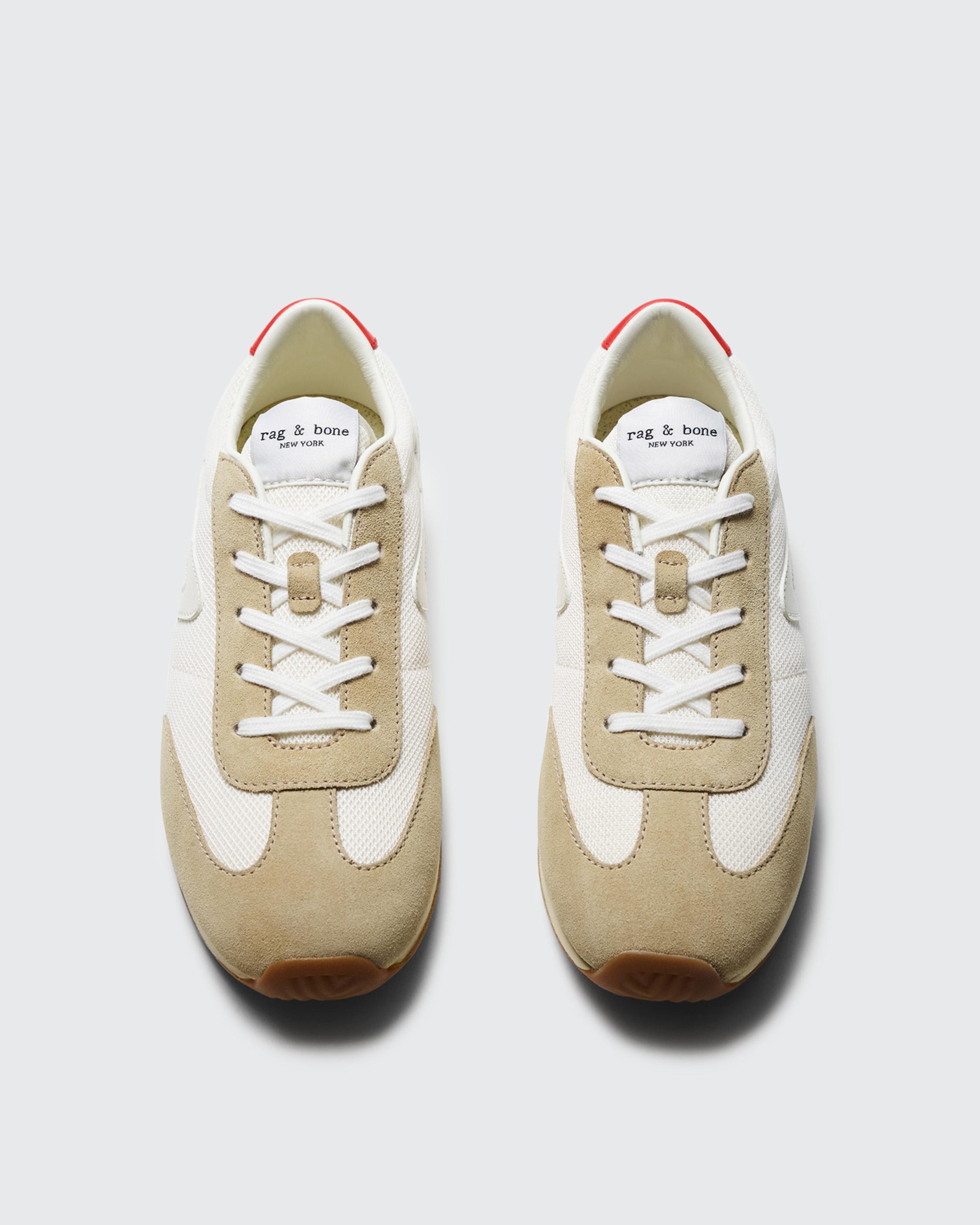 Retro Runner - Suede
Low Top Sneaker - 4