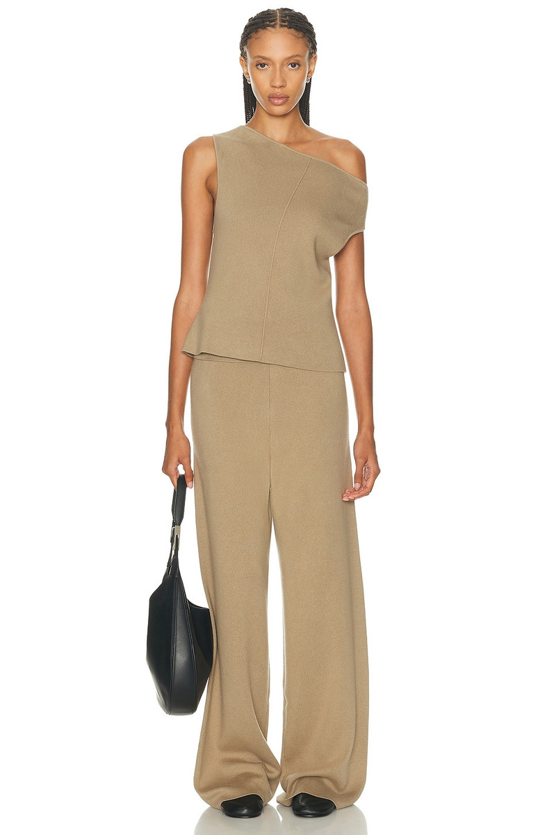 AYA MUSE Off Shoulder Seam Top outlook
