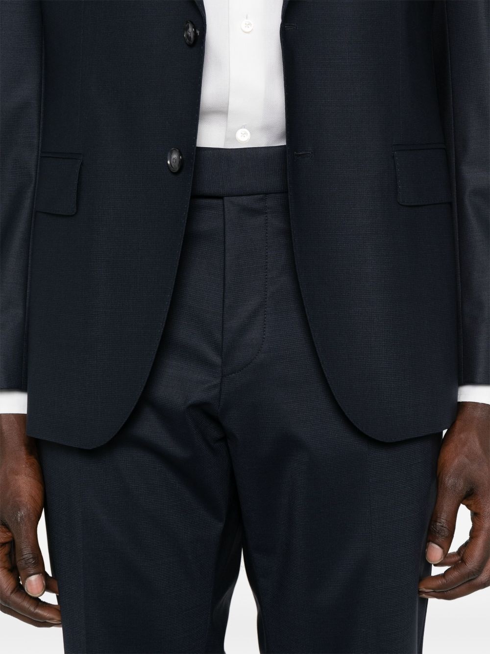 Huge suit - 5