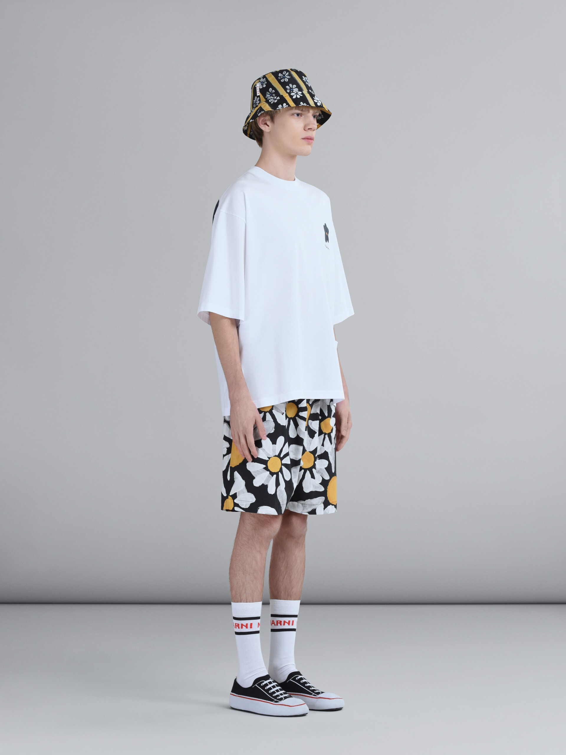 BLACK DAISY PRINT WHITE JERSEY CREWNECK T-SHIRT - 5