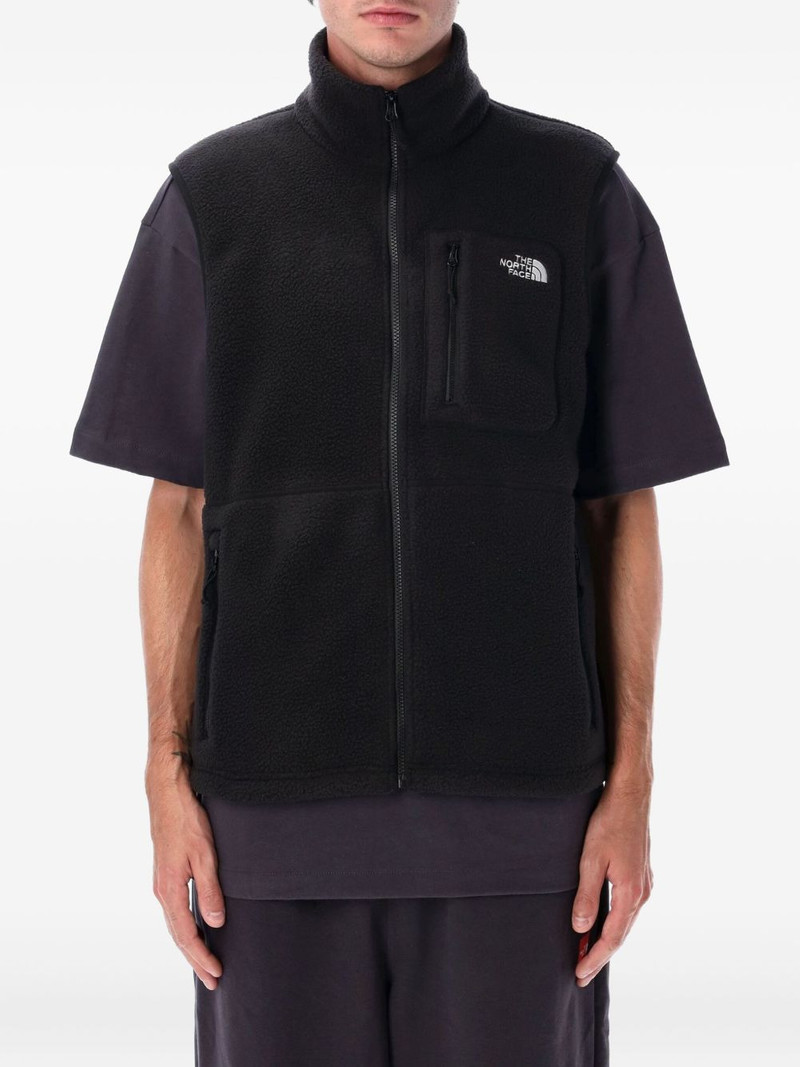 zip-fastening fleece vest 1