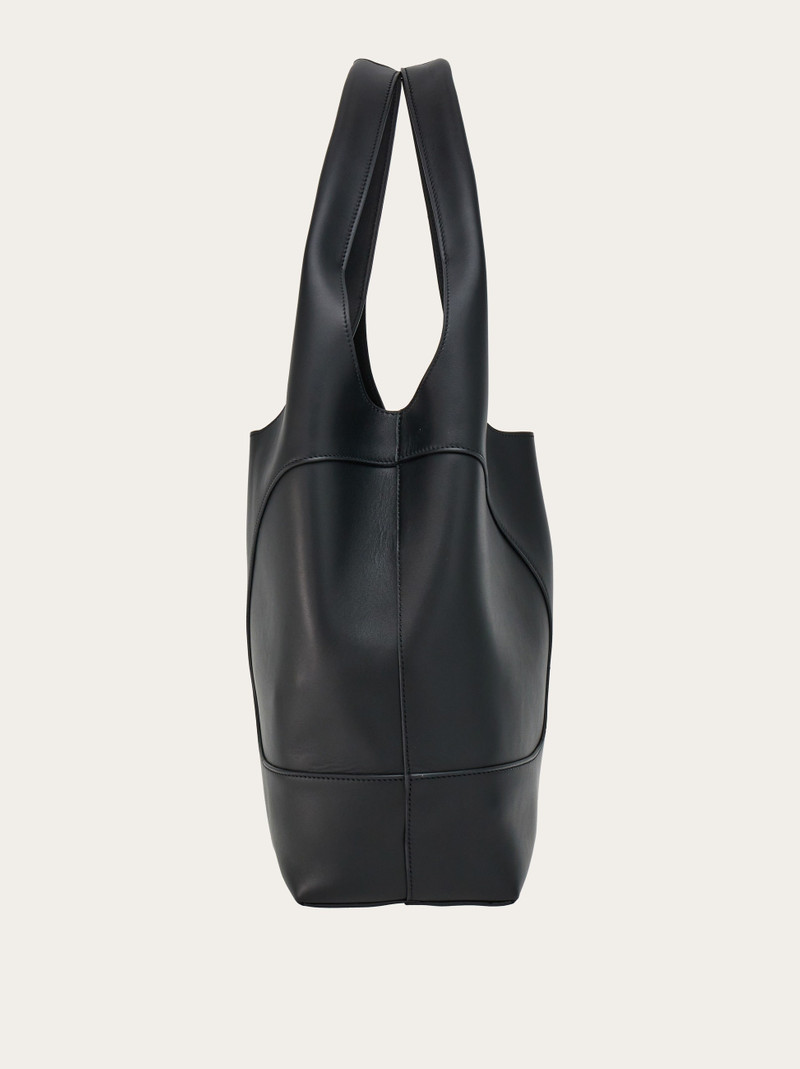 Hobo bag with cut-out detailing 3
