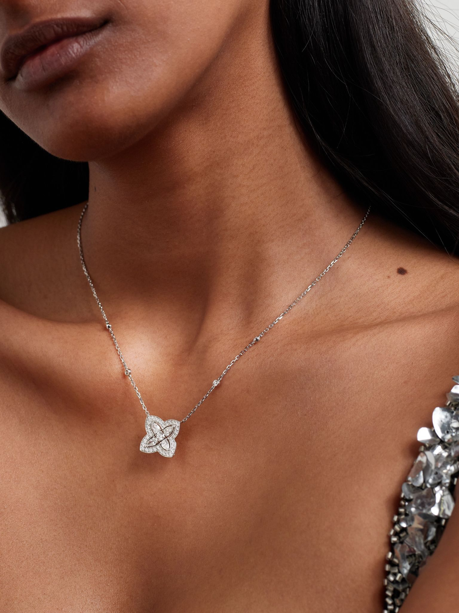 Enchanted Lotus 18-karat white gold diamond necklace Silver - 2