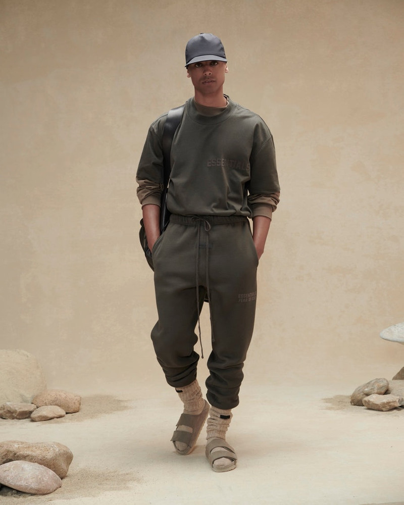 ESSENTIALS SS Tee outlook