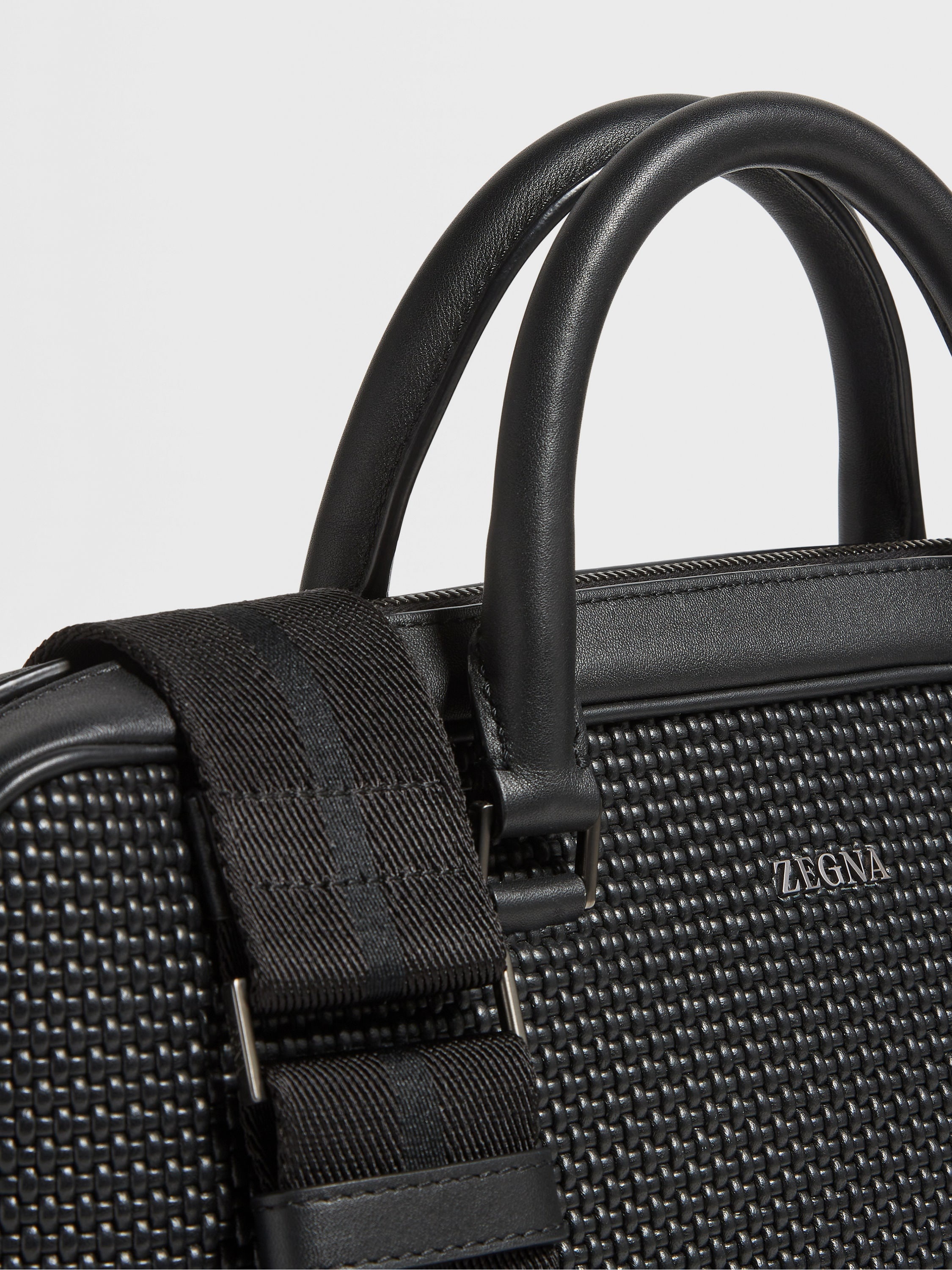 BLACK PELLETESSUTA™ LEATHER EDGY BUSINESS BAG - 5