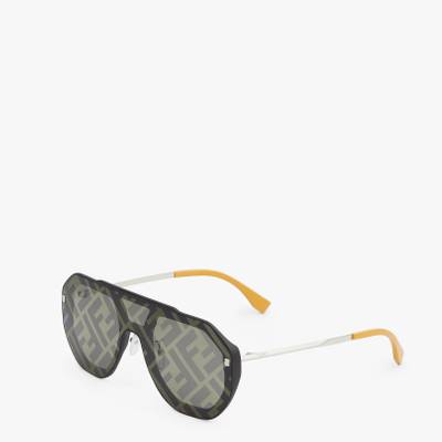 FENDI Black sunglasses outlook