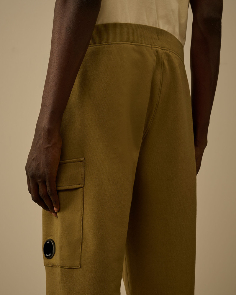 Diagonal Raised Fleece Cargo Lens Sweatpants 6