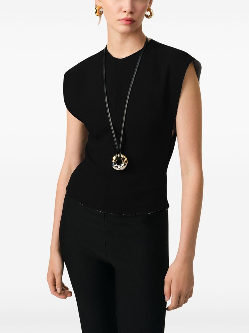 sleeveless top 5