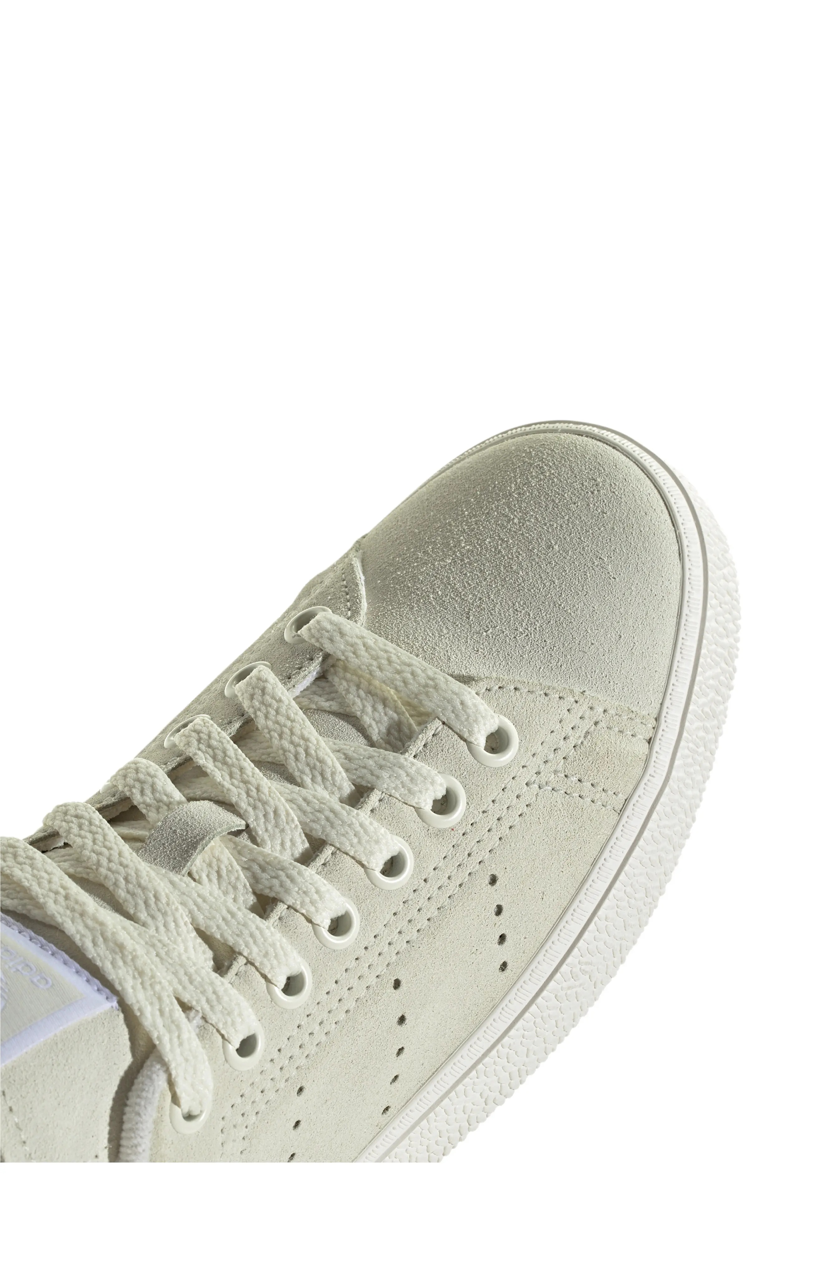 Stan Smith Sneaker in Ivory/White/Core White - 9