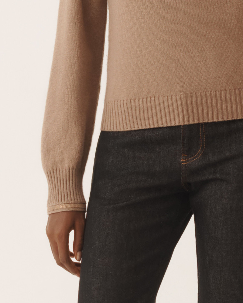 Sweater in Platinum 5