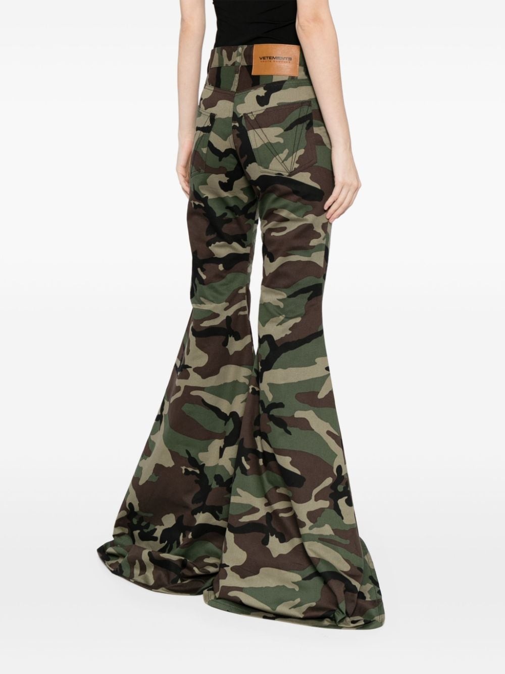 camouflage-print flared trousers - 4