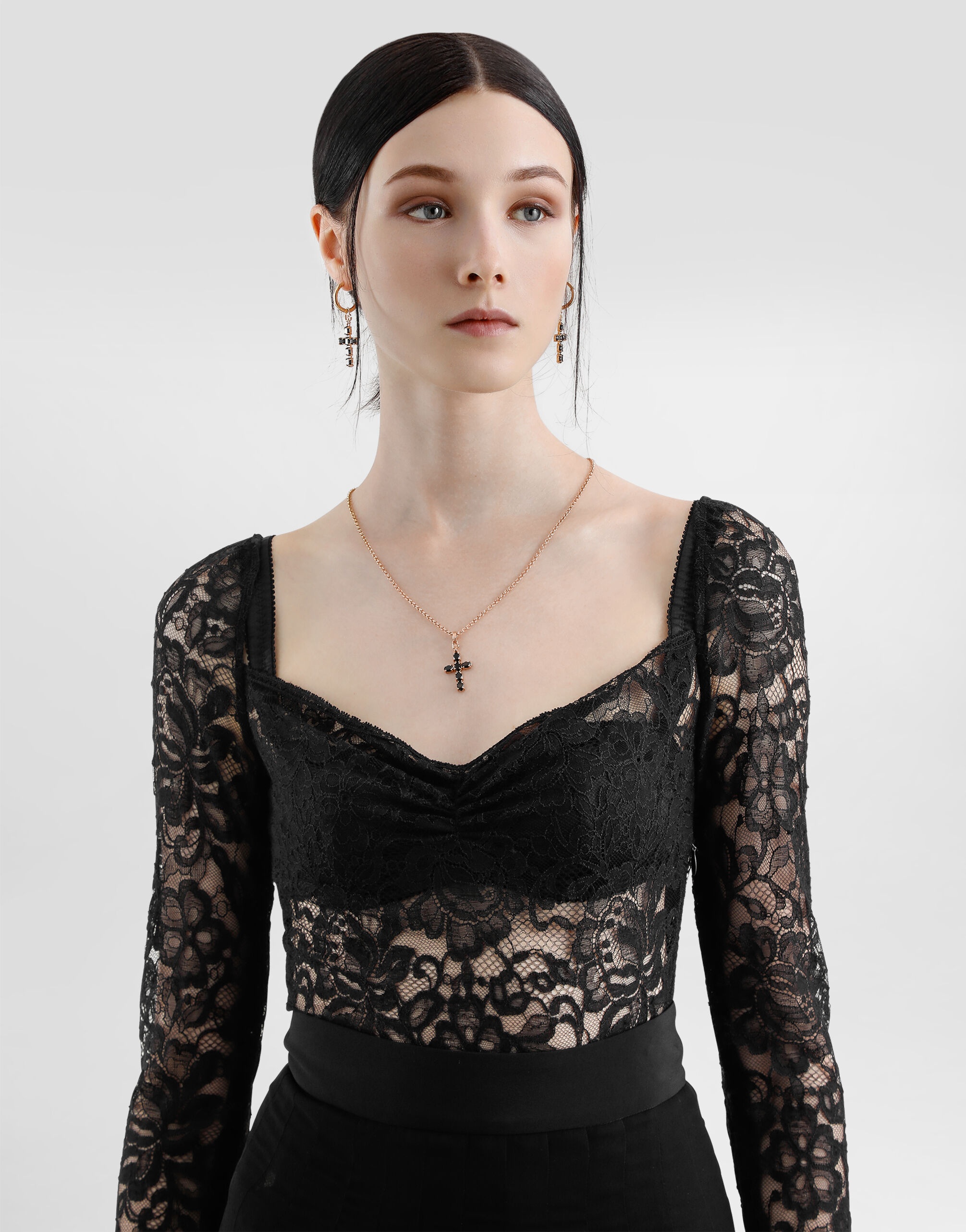 Floral lace top with a sweetheart neckline - 5