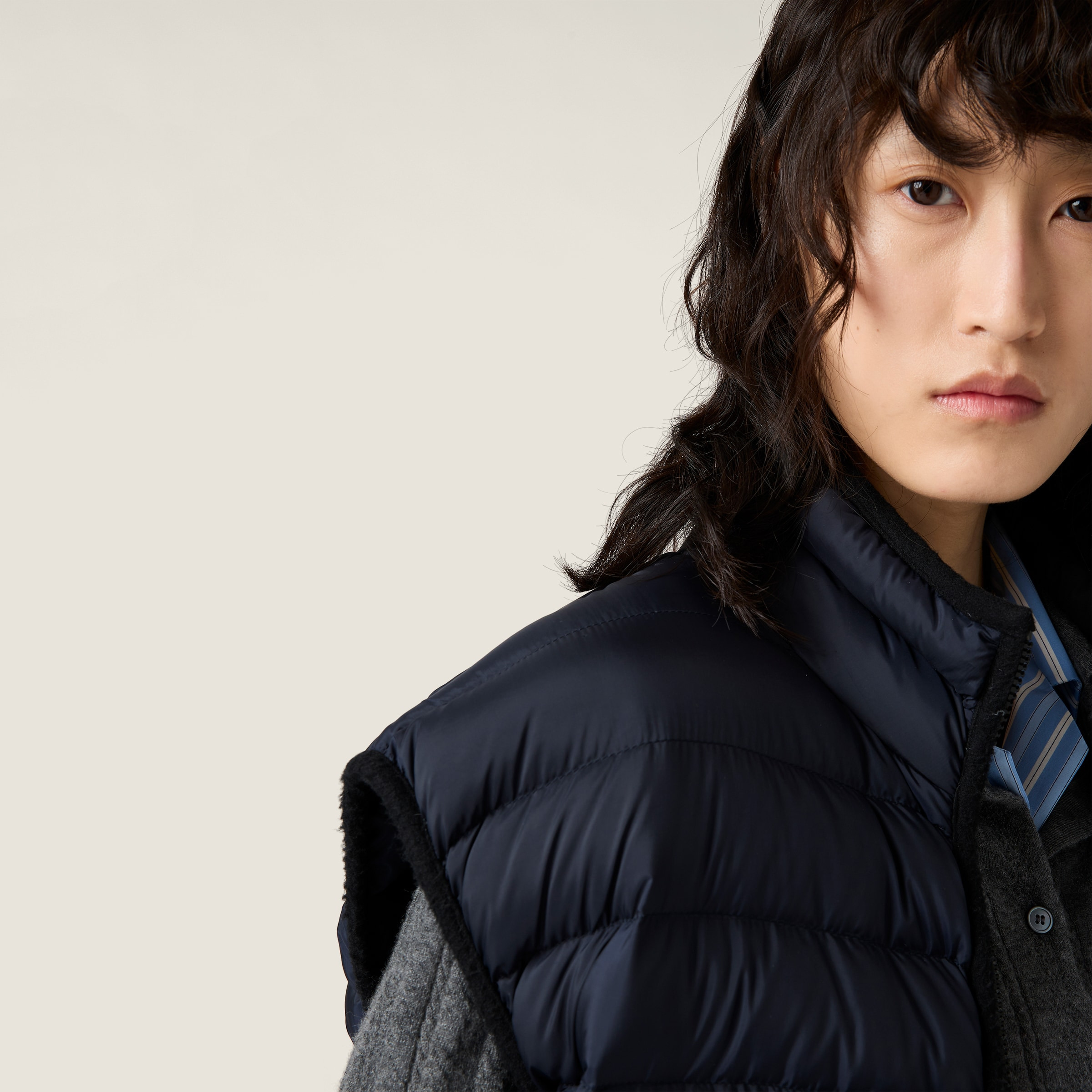 Light pongé down vest - 4