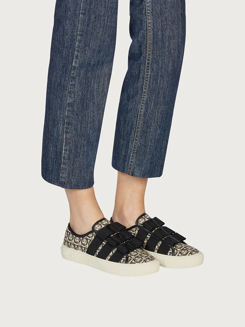 GANCINI AND VARA BOW SNEAKER 5