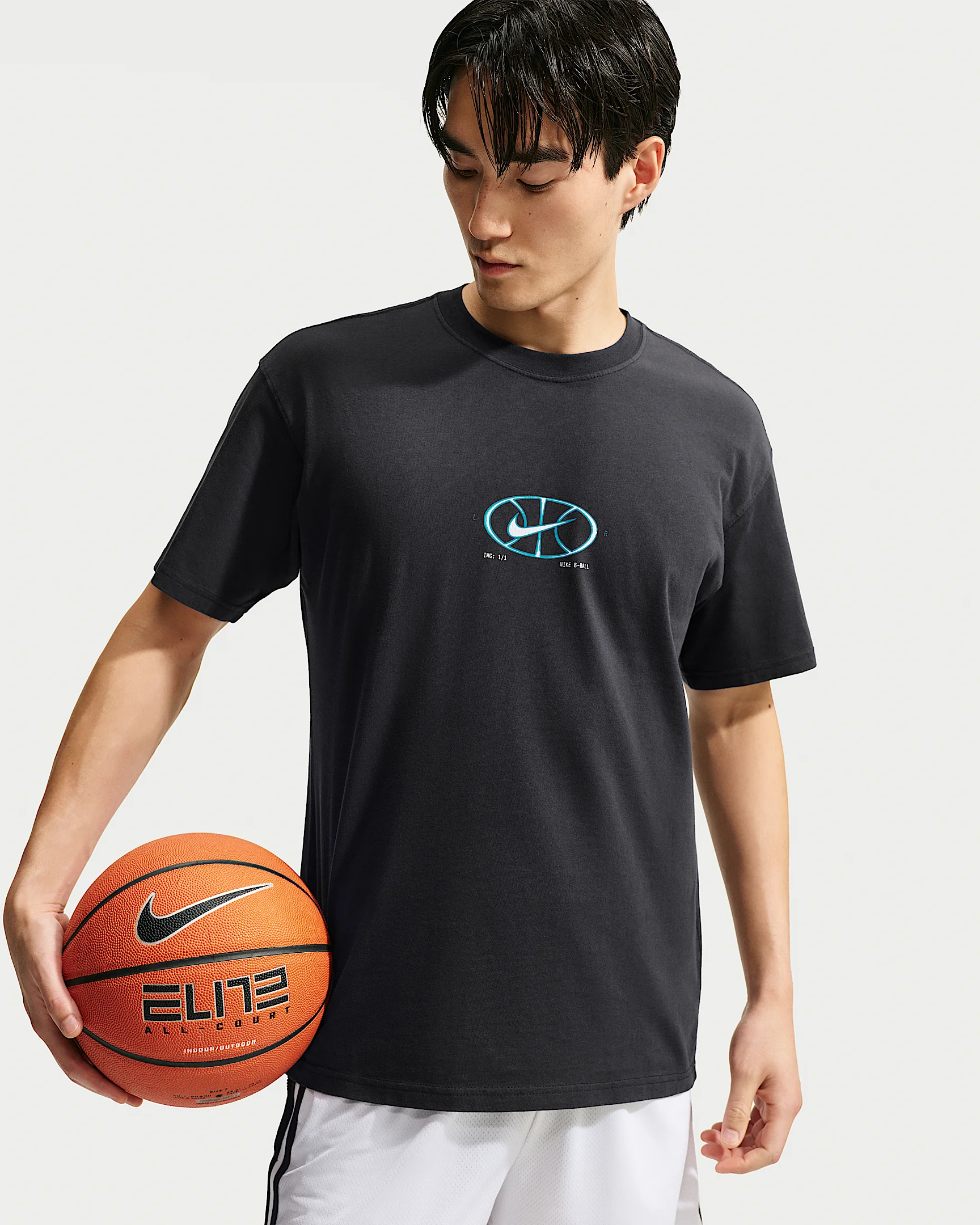 Nike Men's Basketball T-Shirt - 1