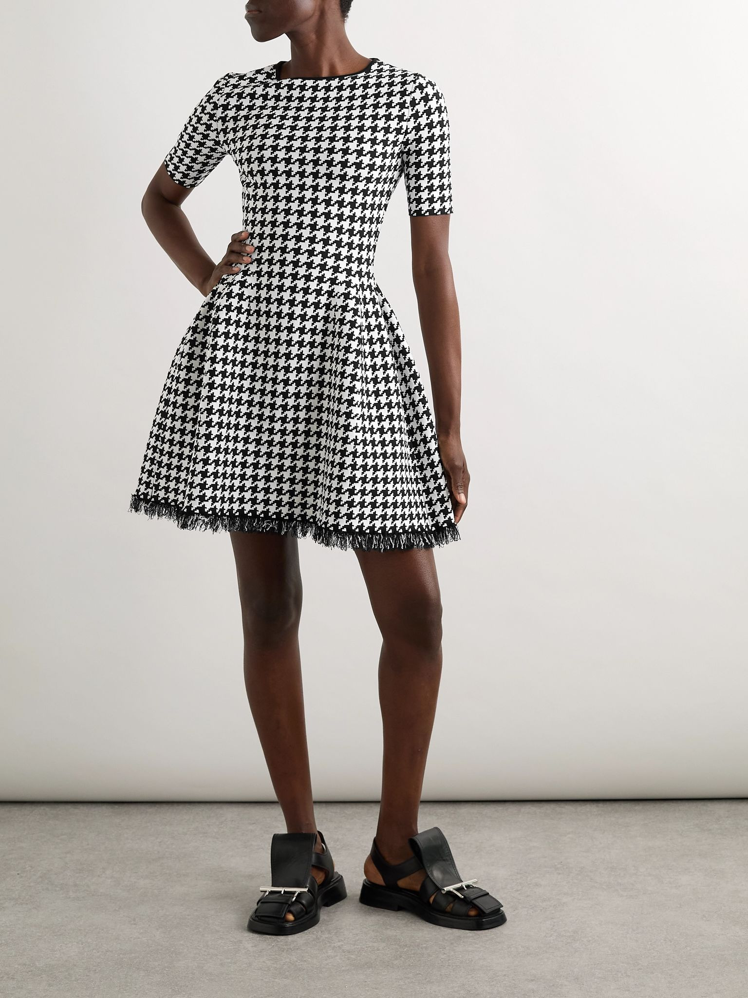 Fringed houndstooth jacquard-knit mini dress Black - 2