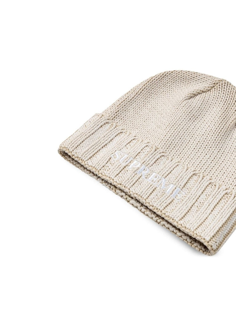 Supreme overprint knitted beanie outlook