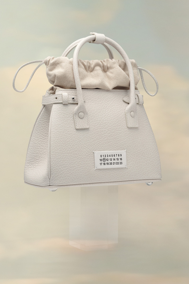 Maison Margiela 5AC drawstring bag outlook