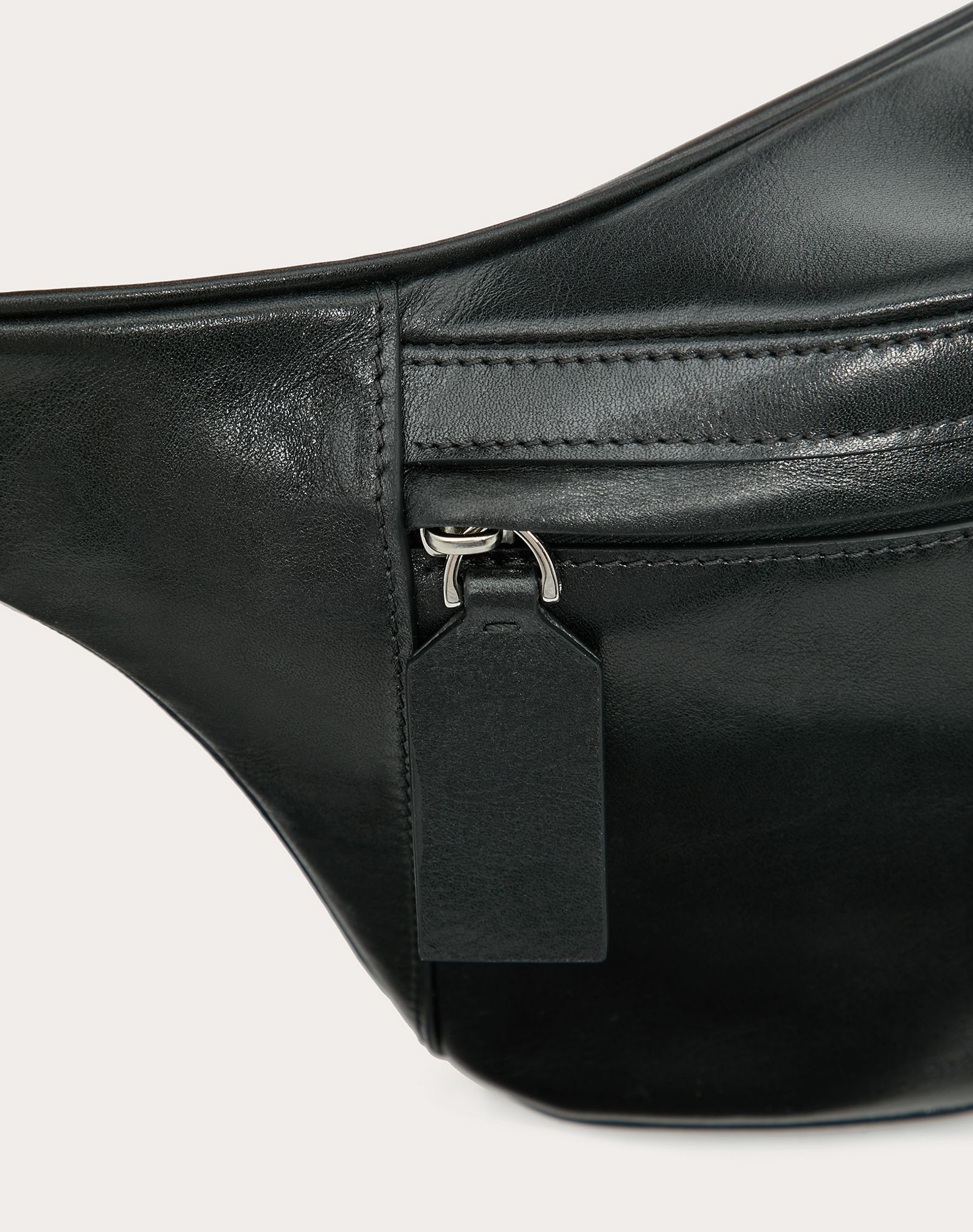 VLogo Signature Leather Belt Bag - 5