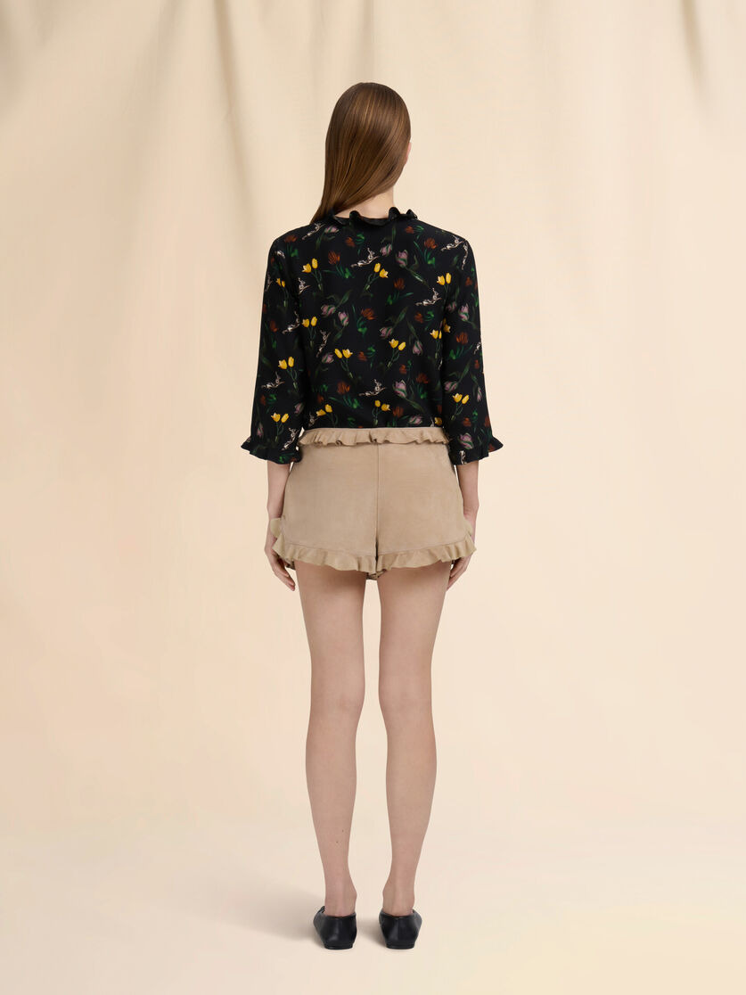 BEIGE SUEDE SHORTS WITH RUFFLE - 3