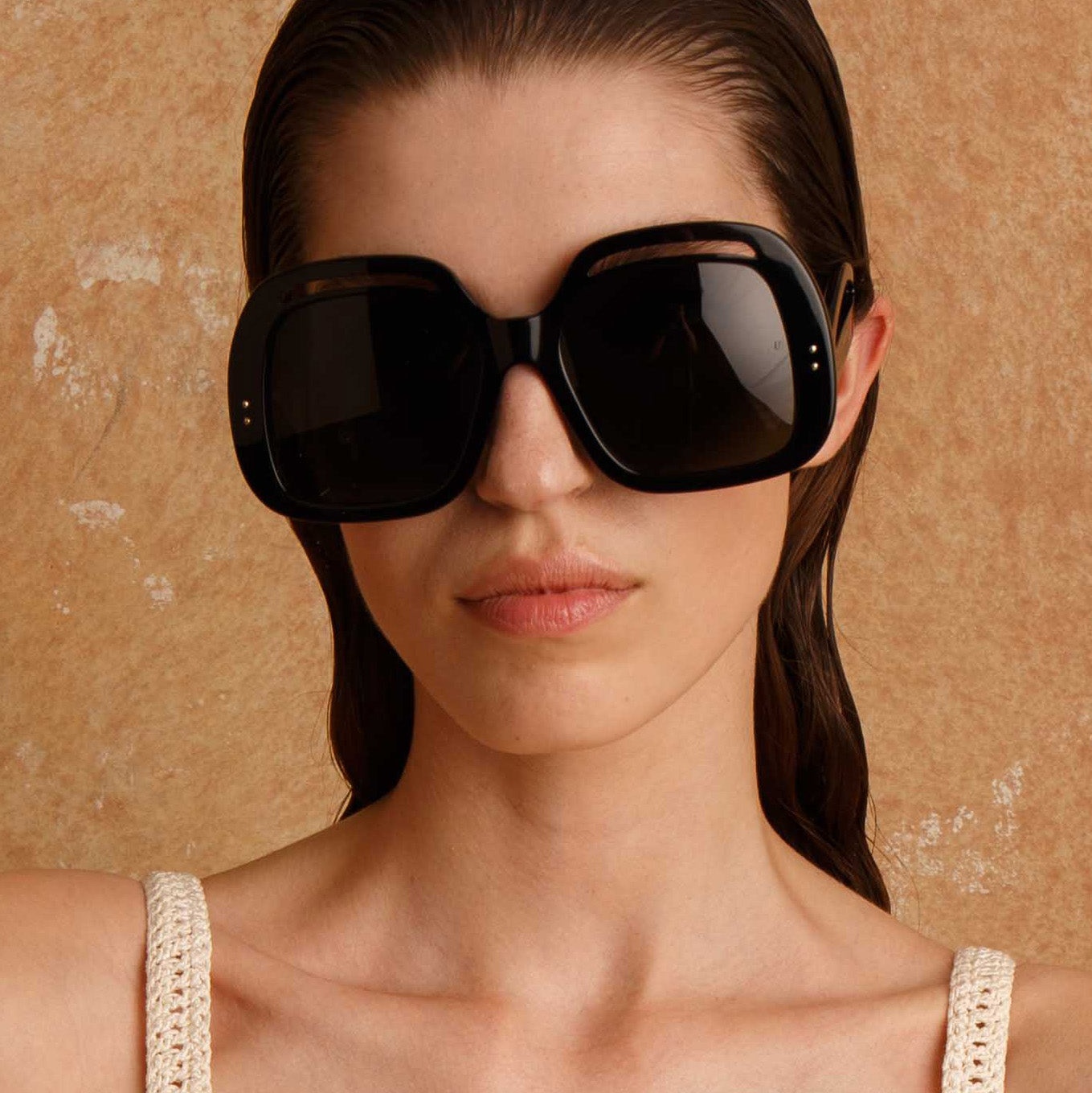 RENATA OVERSIZED SUNGLASSES IN BLACK - 2