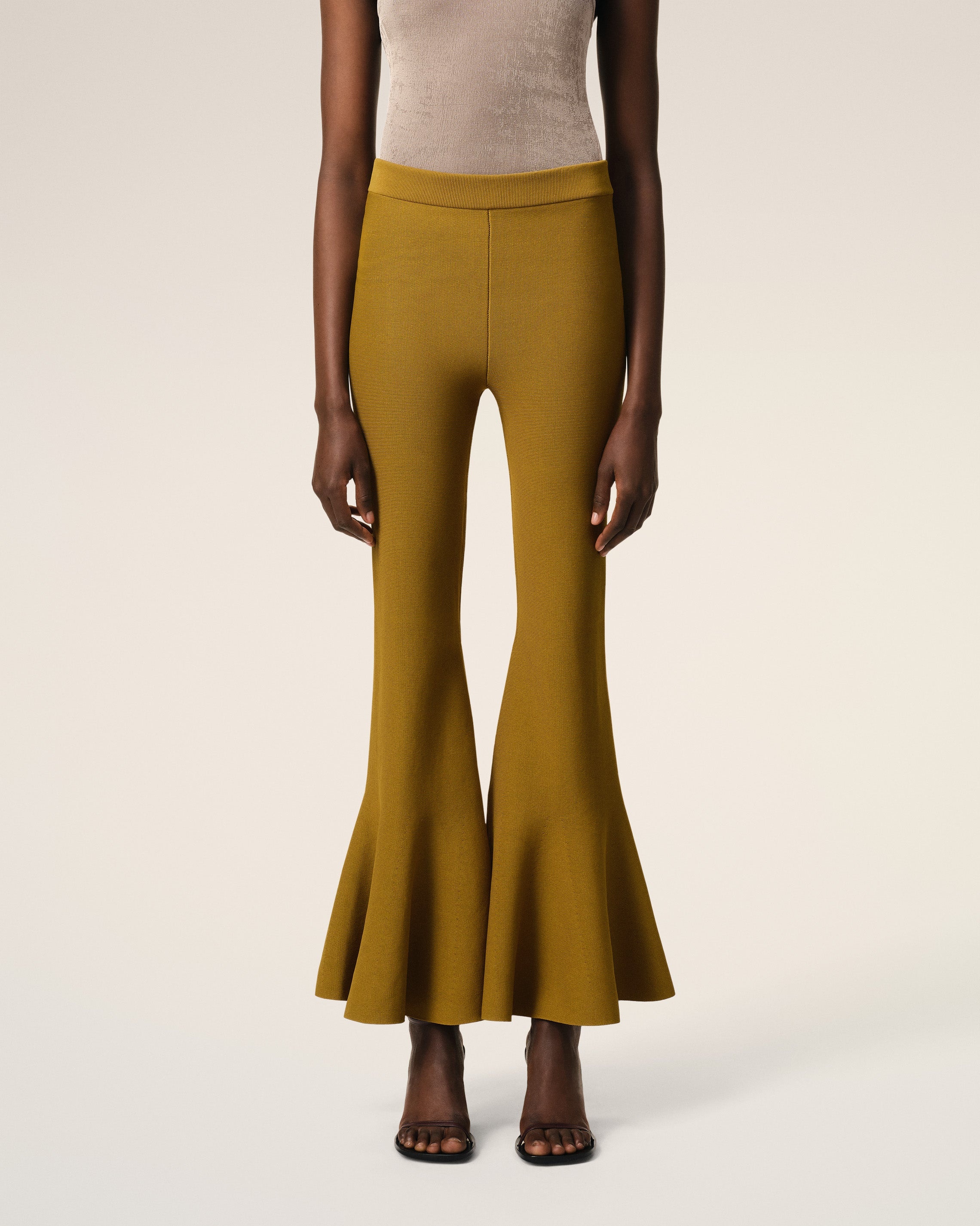 MUSTARD GODET SHORT TROUSERS - 3