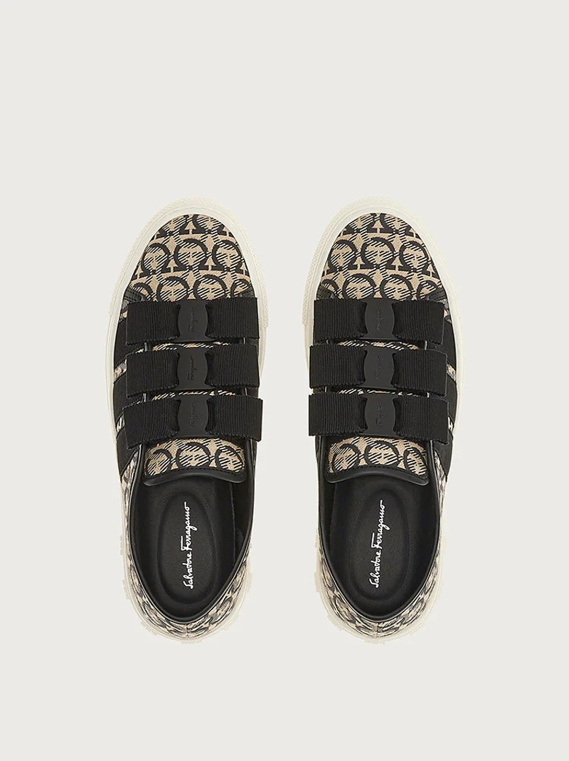 GANCINI AND VARA BOW SNEAKER 4