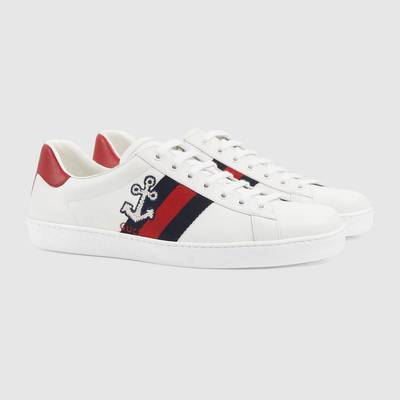 GUCCI Men's Ace sneaker with embroidery outlook