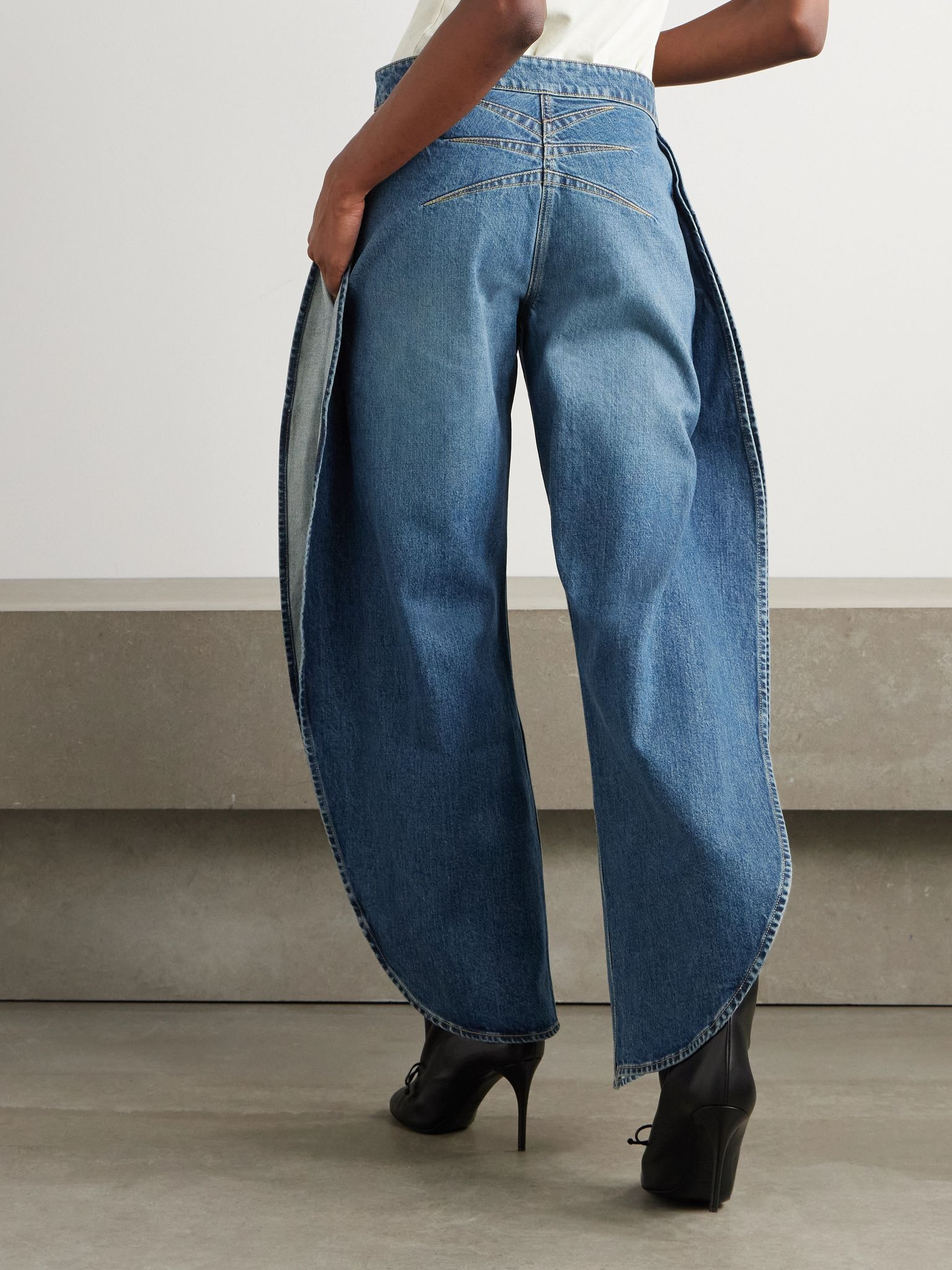High-rise barrel-leg jeans Blue - 4