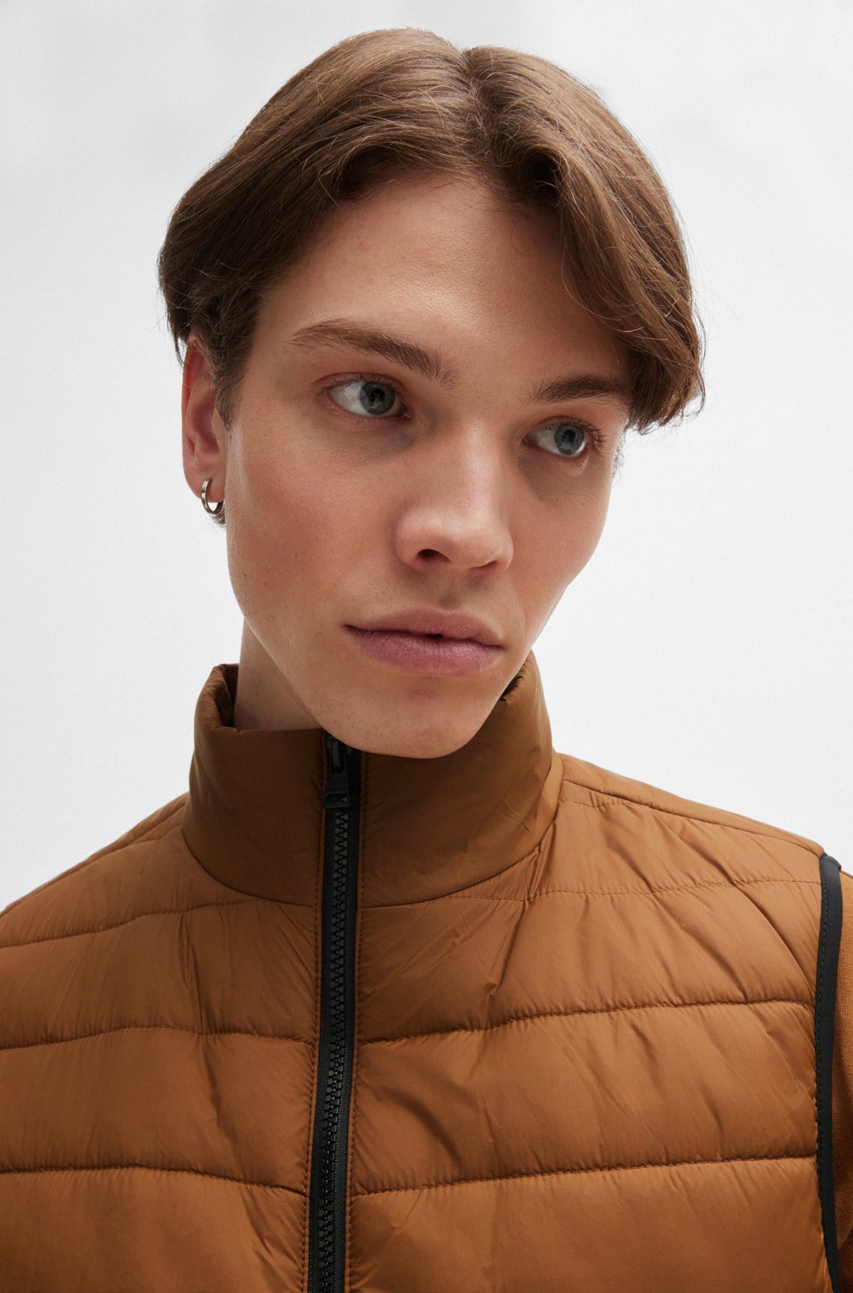 WATER-REPELLENT SLIM-FIT GILET WITH LOGO DETAIL - 5
