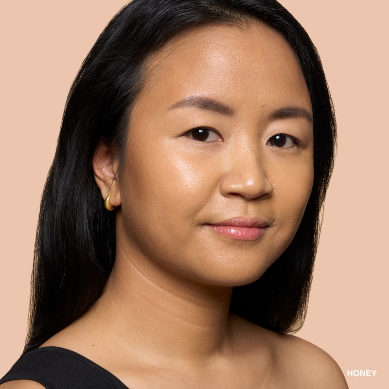 Mini Weightless Skin Foundation SPF 15 3