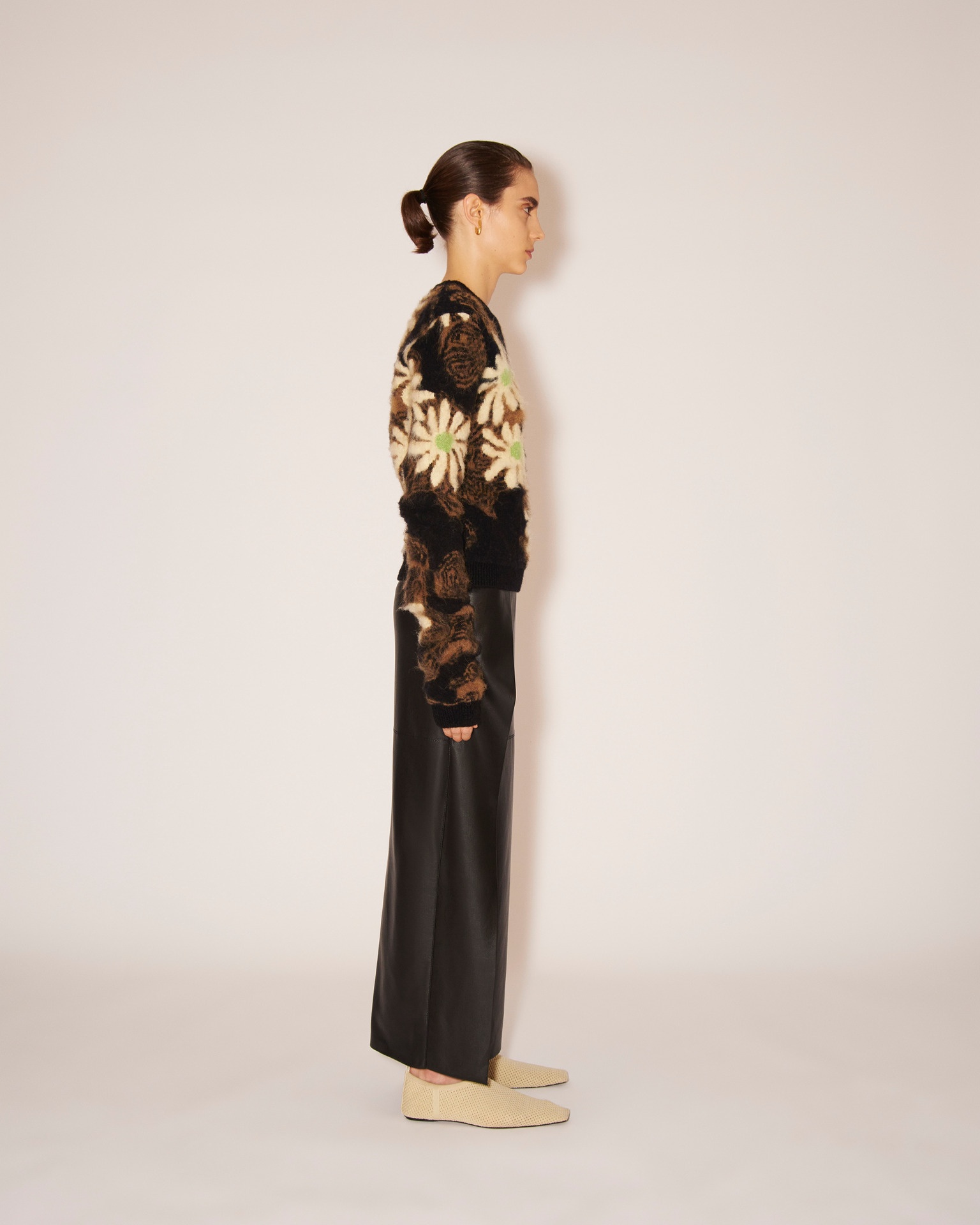 ELOISE - Brushed alpaca floral crew neck sweater - Black - 3