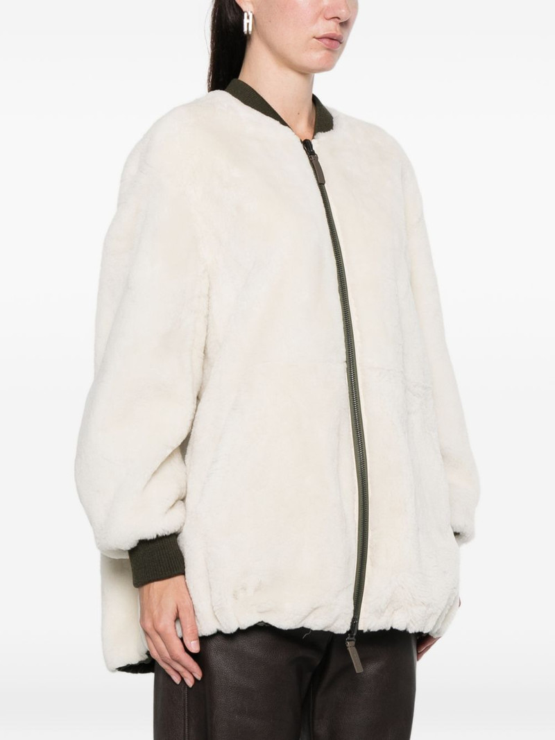 zip-fastening coat 3