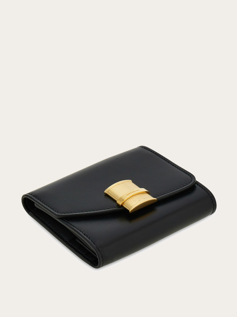FERRAGAMO Fiamma compact wallet outlook