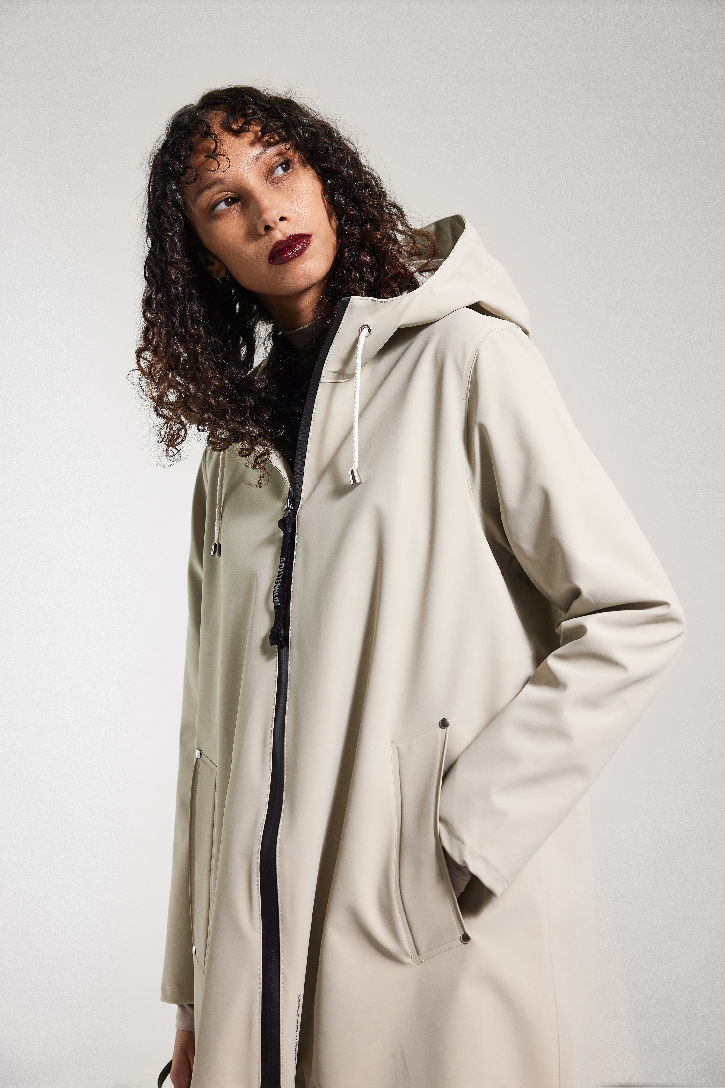 Stutterheim Mosebacke Lightweight Zip Matte Raincoat in Pelican at Nordstrom - 8