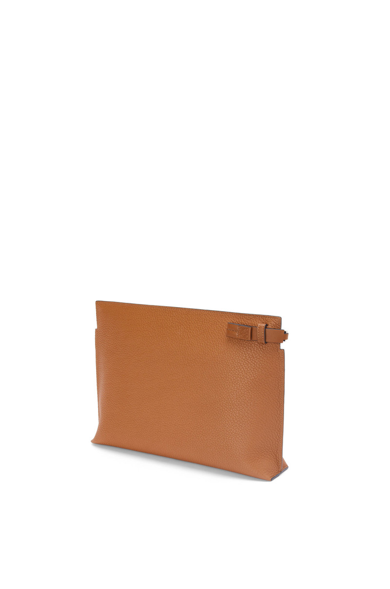 T Pouch in grained calfskin 3