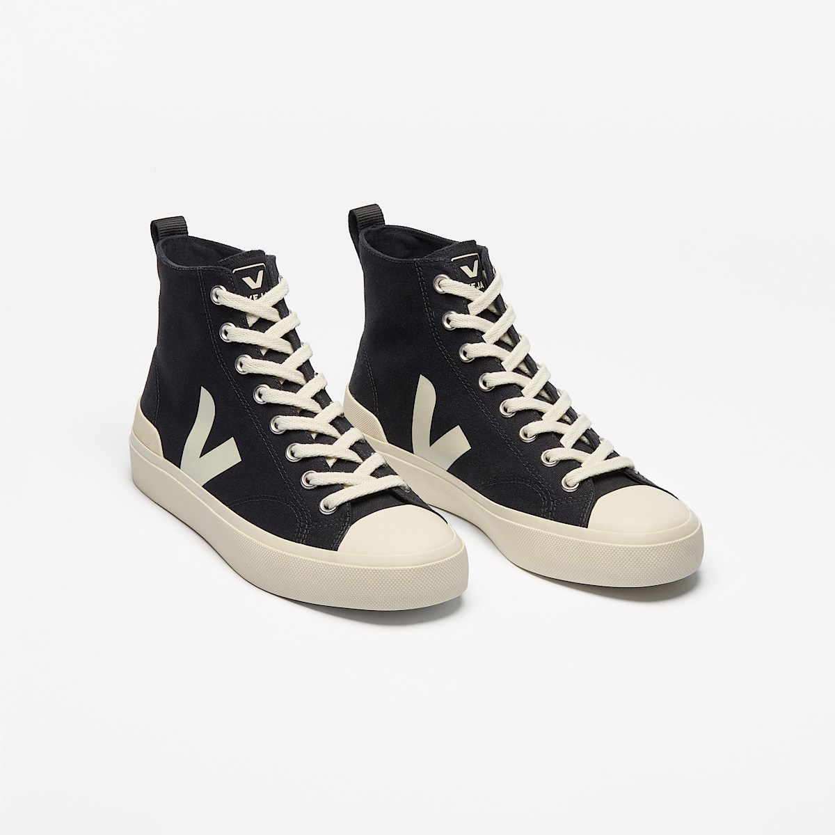WATA II CANVAS BLACK PIERRE - 2