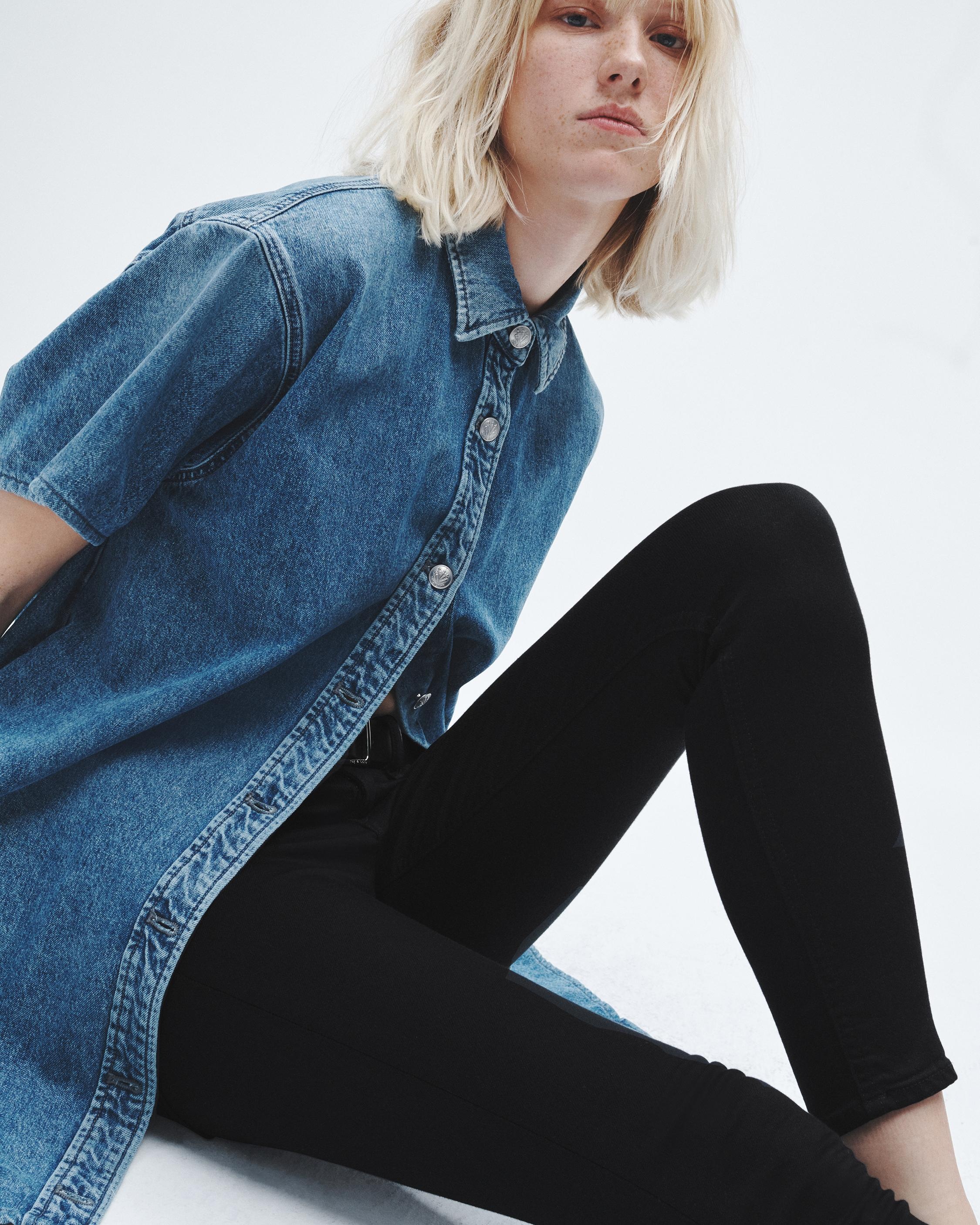 Cate Ankle Skinny - Black
Mid-Rise Stretch Jean - 7