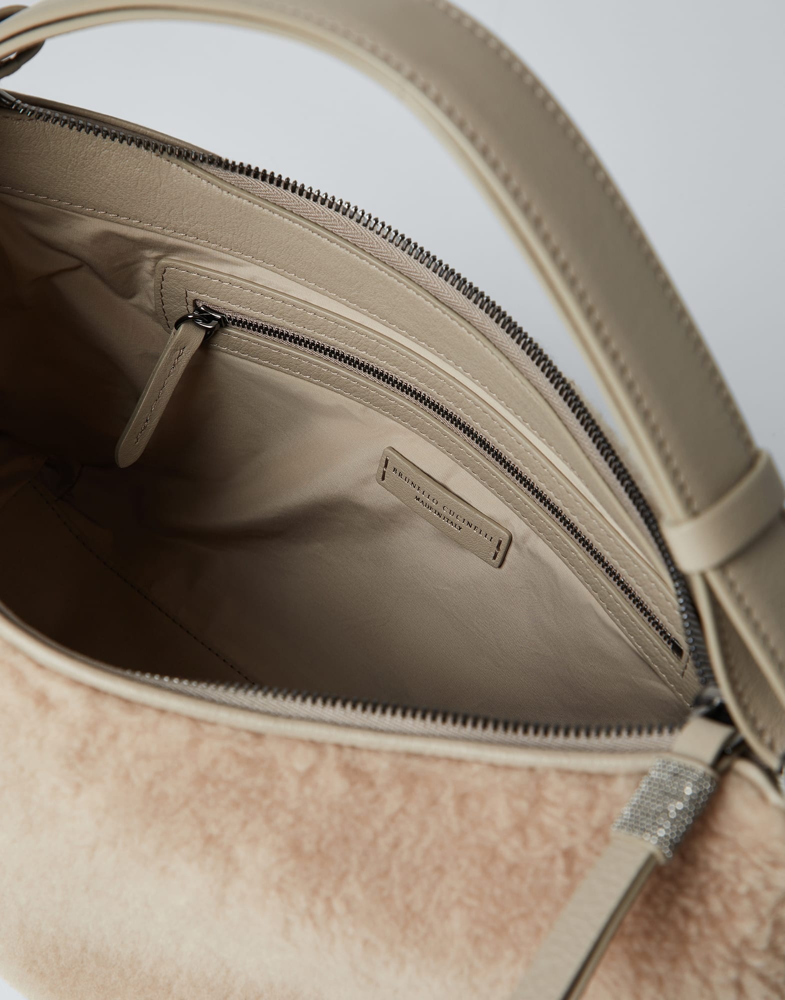 Virgin wool and cashmere fleecy bag with monili - 5