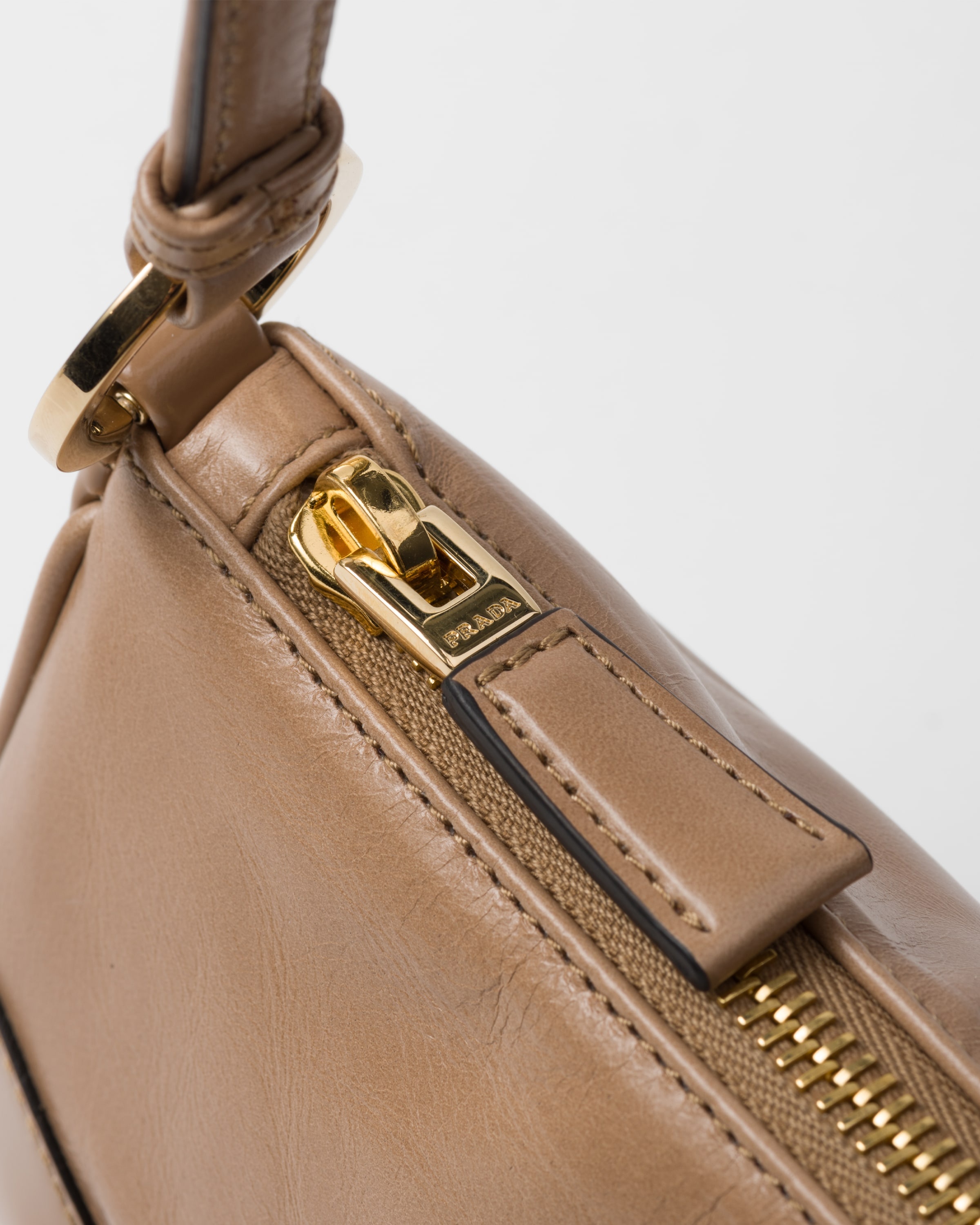 Prada Re-Edition 2002 small leather shoulder bag - 5