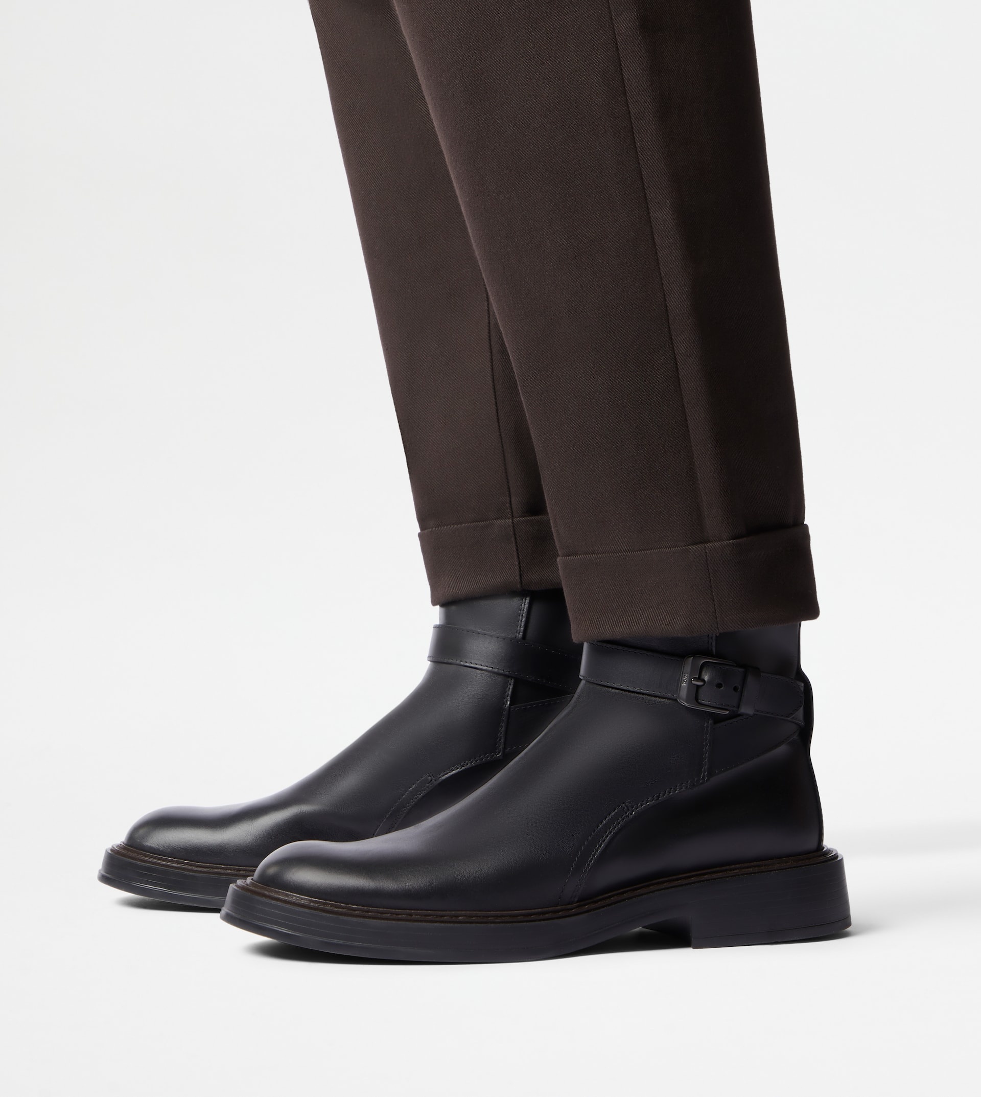 ANKLE BOOTS IN LEATHER - BLACK - 2
