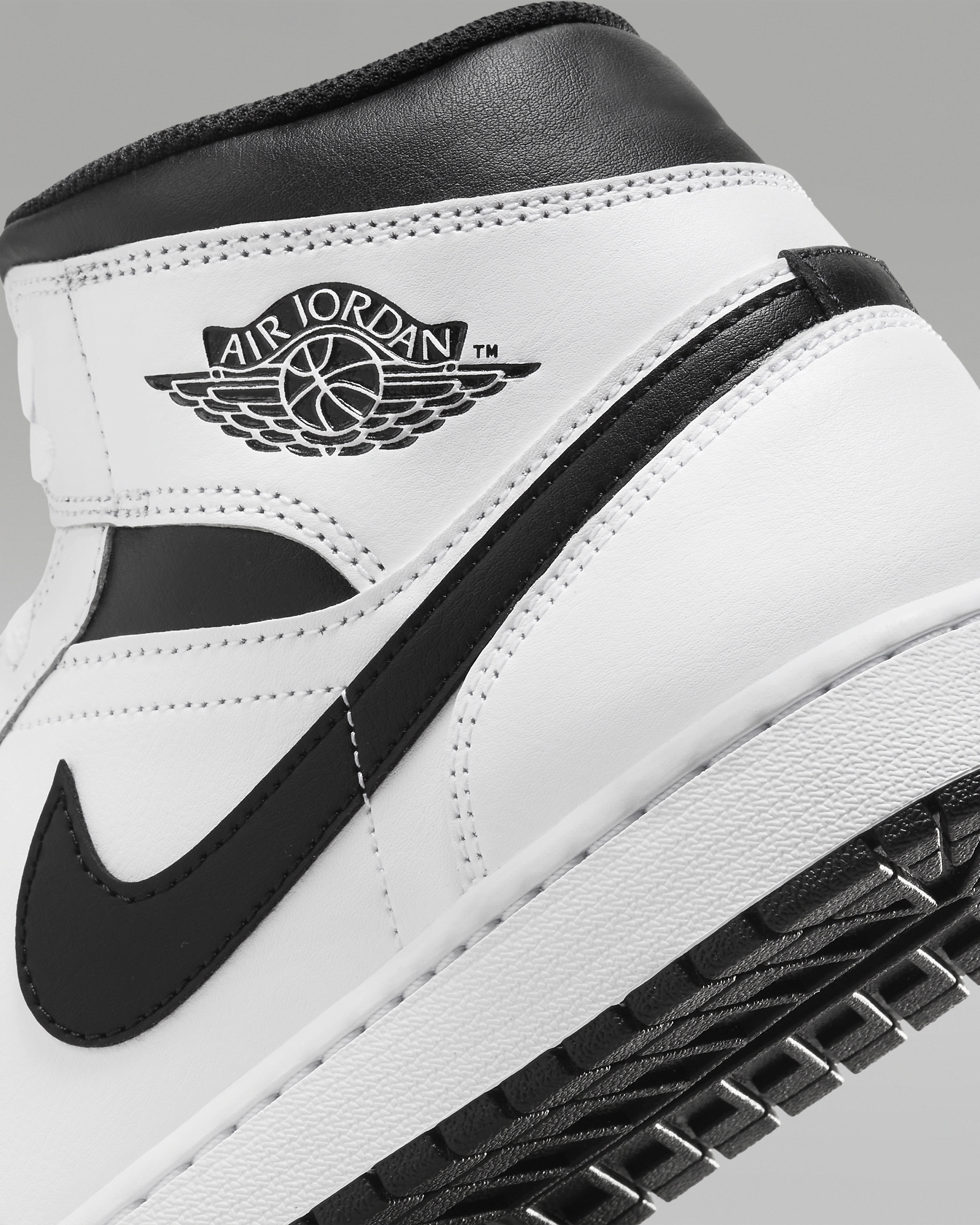 Men's Air Jordan 1 Mid Shoes - 8