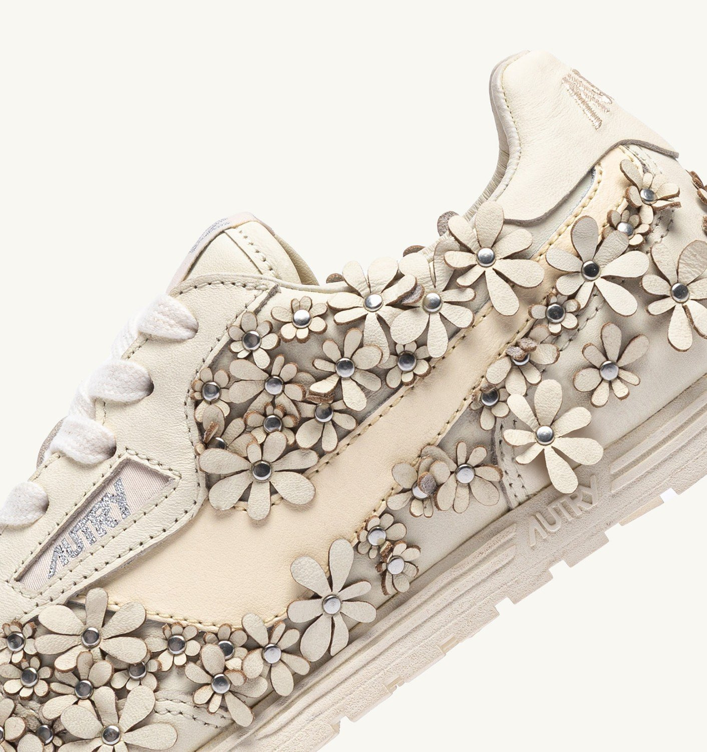 WINDSPIN FLOWERS SNEAKERS IN MARSHMALLOW LEATHER - 6