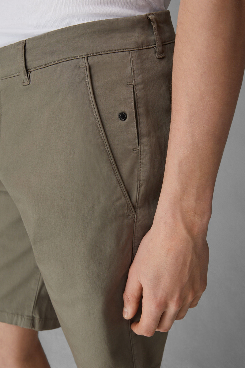 Miami Shorts in Khaki 5