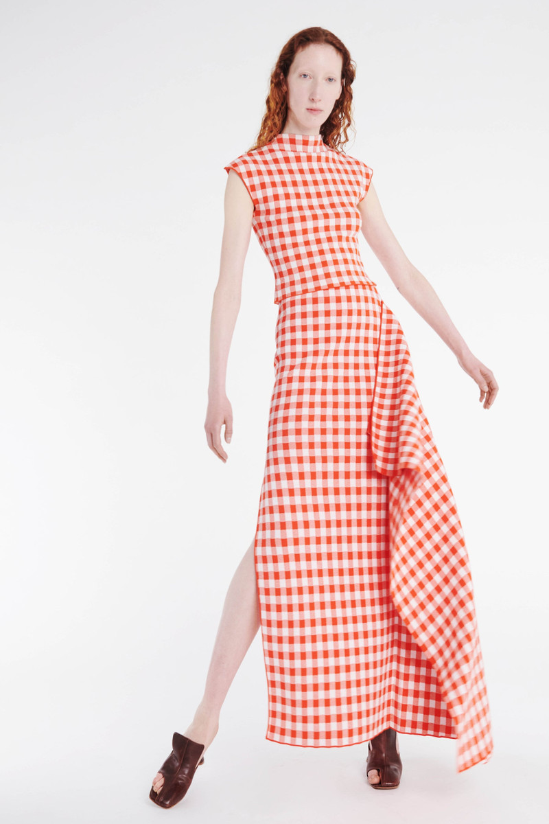 A.W.A.K.E. MODE KNITTED SLEEVELESS TOP RED WHITE GINGHAM outlook