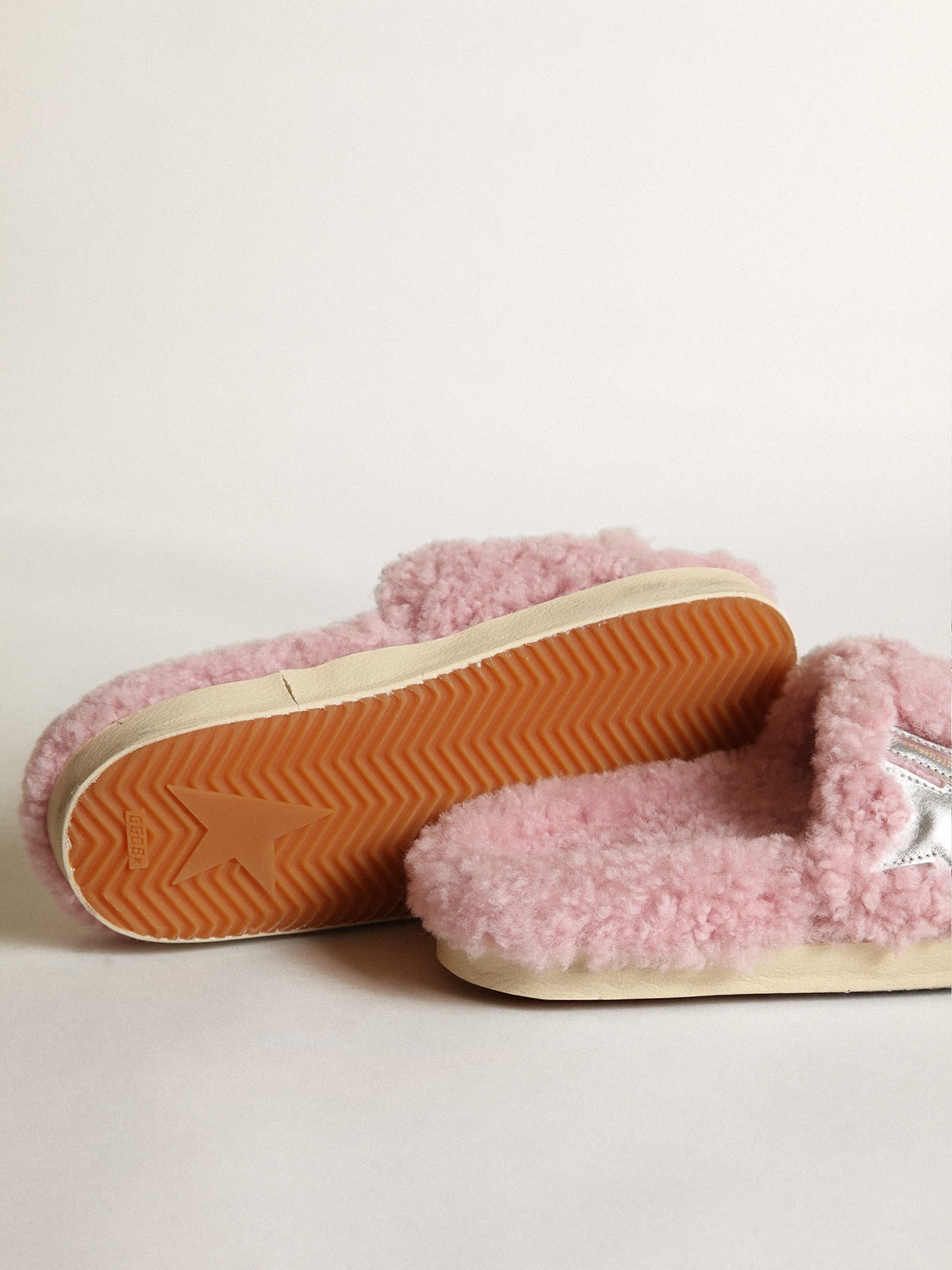 Poolstar model in pink shearling with silver laminated leather star - 4