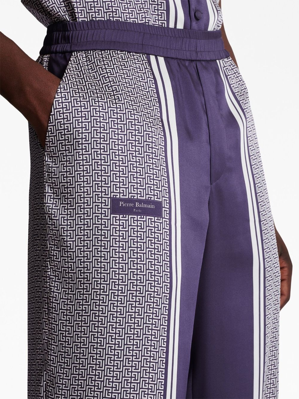 vertical-print straight-leg trousers - 6