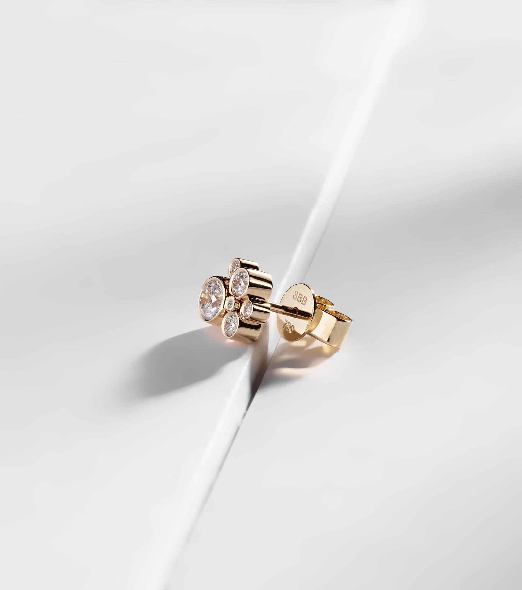 Bisou Diamant 18kt gold single earring with diamonds - 5
