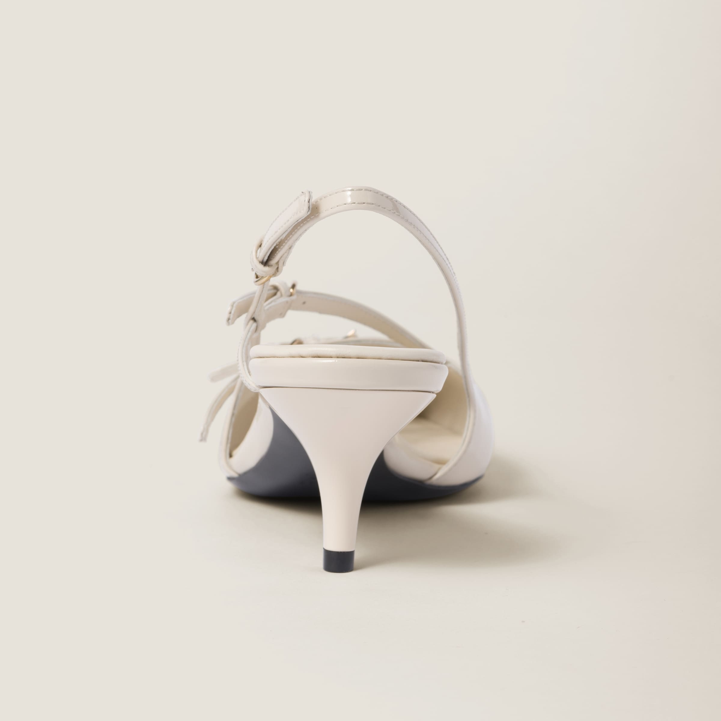 Patent leather slingbacks with buckles - 3