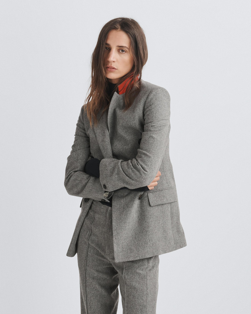 Warren Blazer
Italian Wool Blazer 2